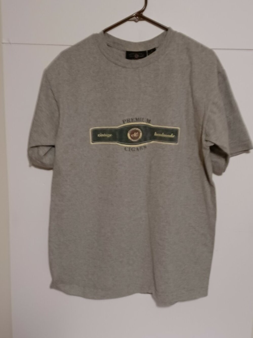 American Eagle Outfitters Premium Cigars  Pullover  Tee Shirt  Size Medium